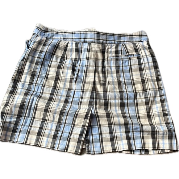 IZOD Blue & White Plaid Golf Skort with Pockets . - Picture 2 of 7